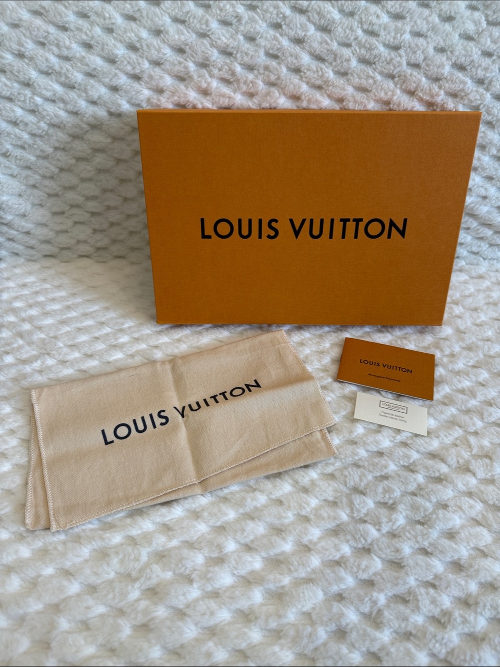 Louis Vuitton Pochette Félicie Monogram Empreinte Leather-Authentic-EUC - Picture 14 of 15